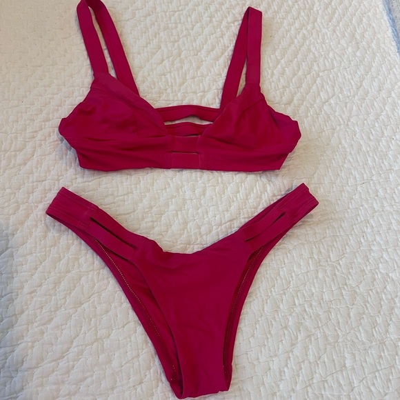 Super cute bikini! - Picture 2 of 5